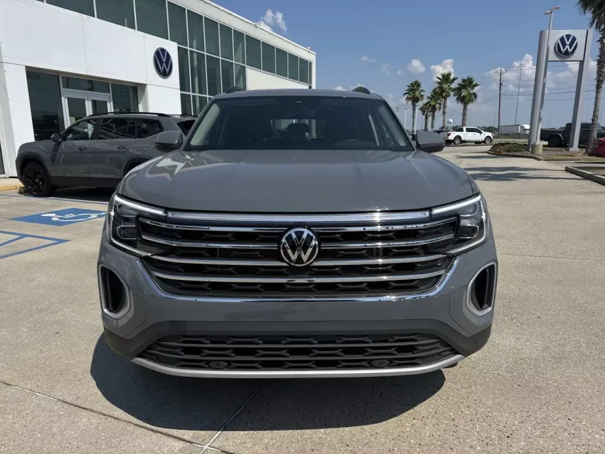 2026 Volkswagen Atlas SE Technology photo 1