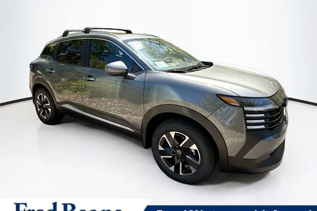 2025 Nissan Kicks SV photo 1