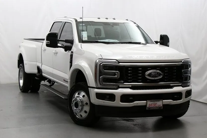 2026 Ford F-450 Platinum photo 1