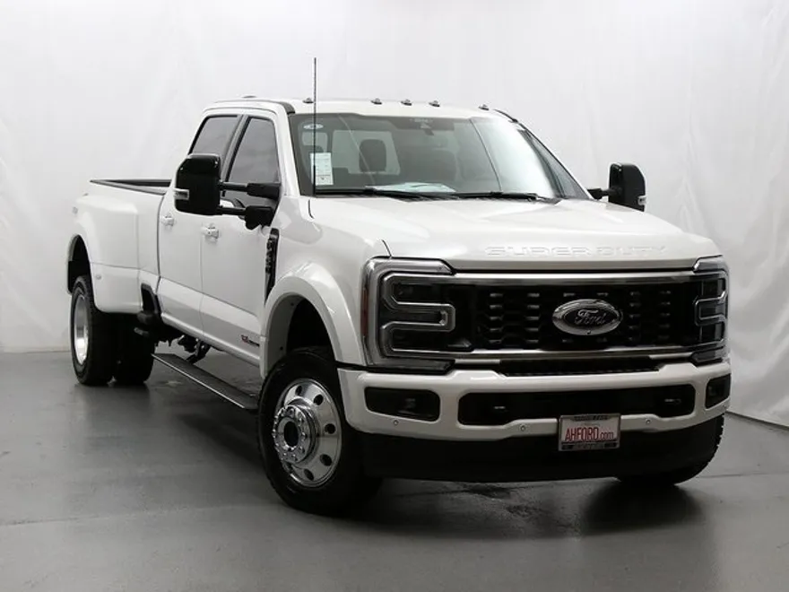 2026 Ford F-450 Platinum photo 1
