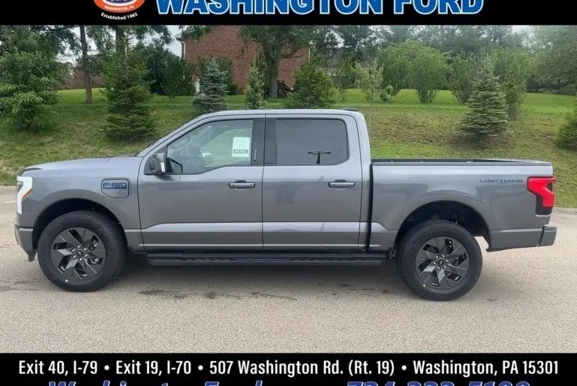 2025 Ford F-150 Lightning Lariat photo 1
