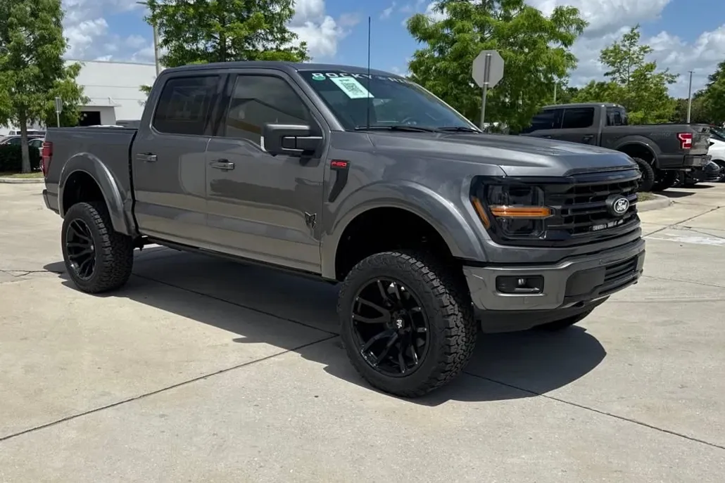 2024 Ford F-150 XLT photo 1