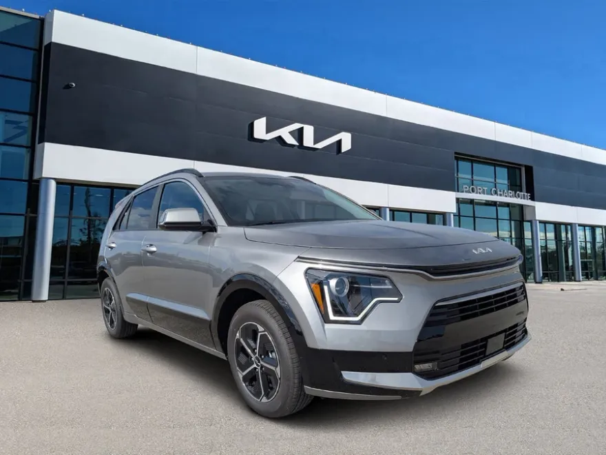 2025 Kia Niro SX Touring photo 1