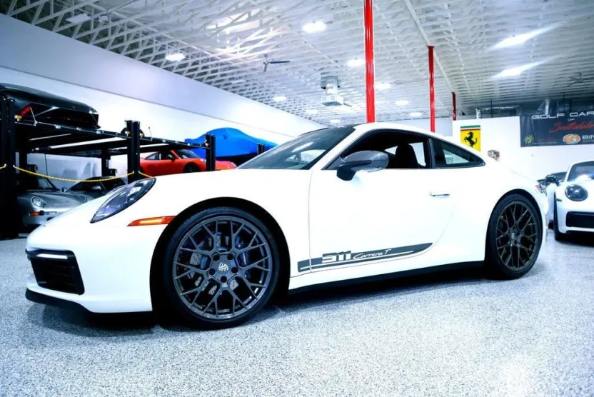 2023 Porsche 911 T photo 1
