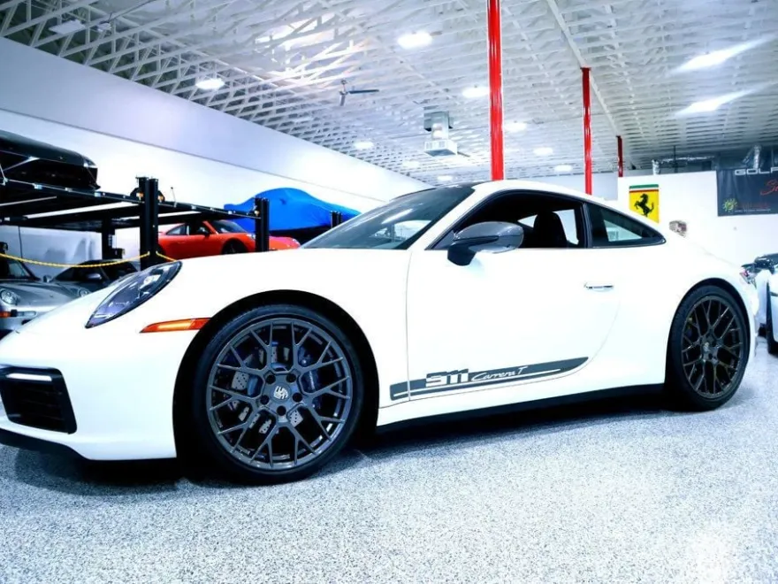 2023 Porsche 911 T photo 1