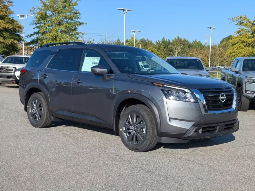 2025 Nissan Pathfinder SV photo 1