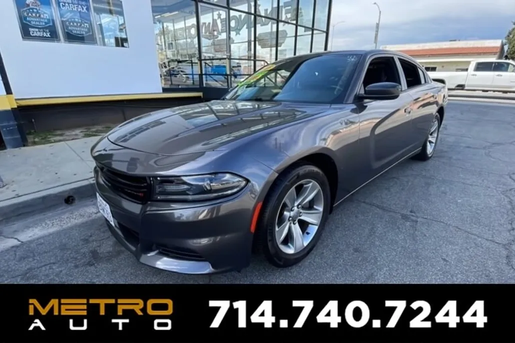 2018 Dodge Charger SXT Plus photo 1