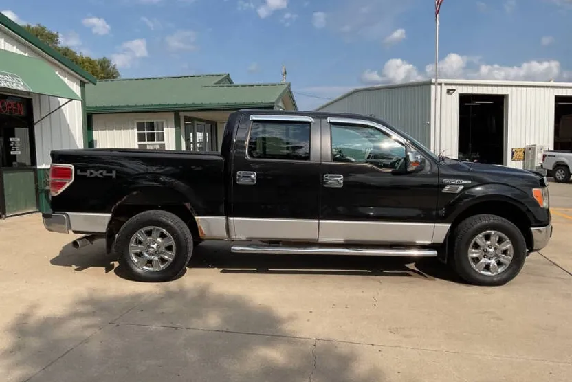2011 Ford F-150 XLT photo 1