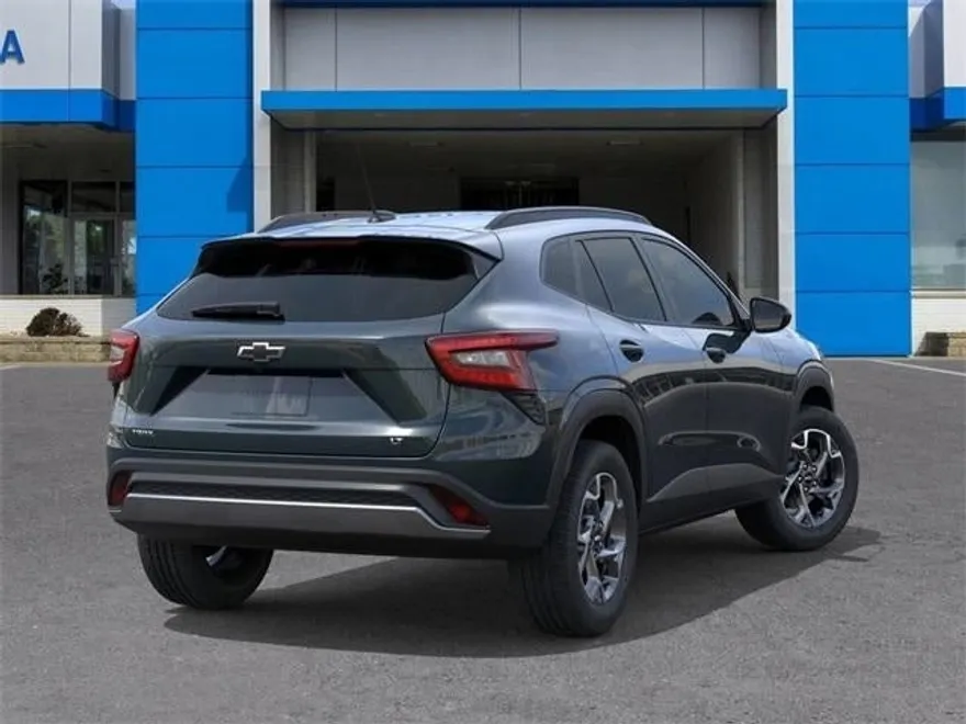 2025 Chevrolet Trax LT photo 1