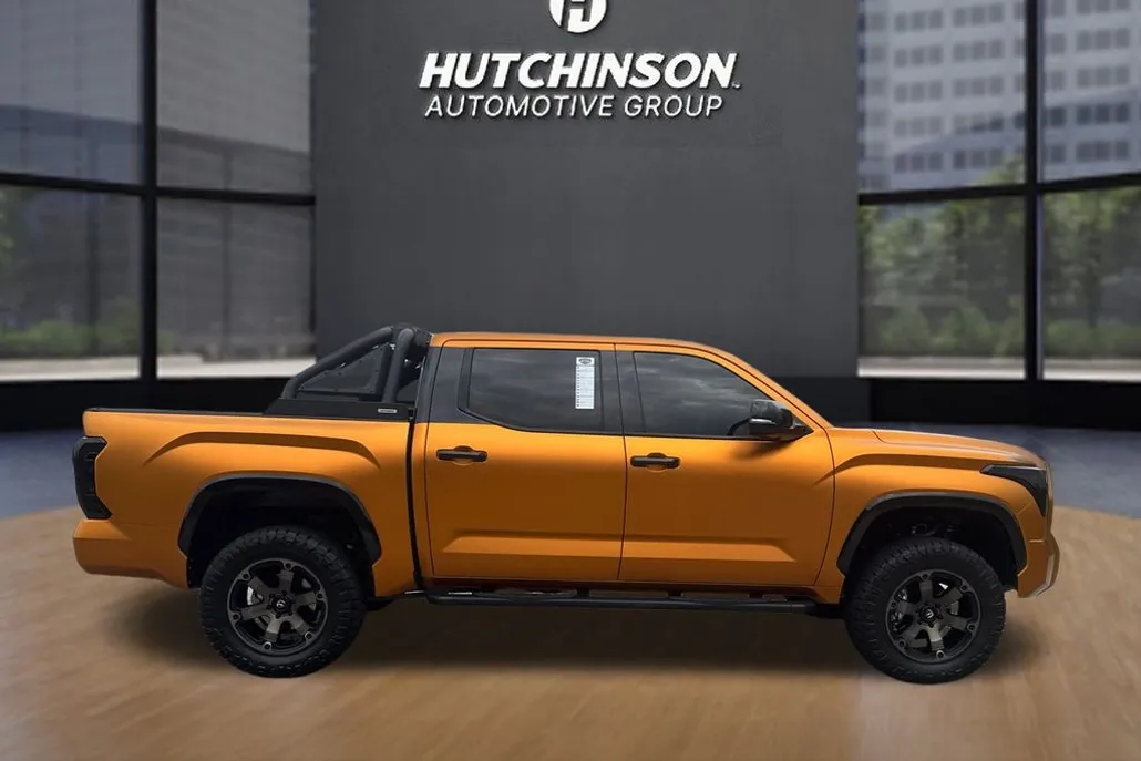 2023 Toyota Tundra Platinum photo 1