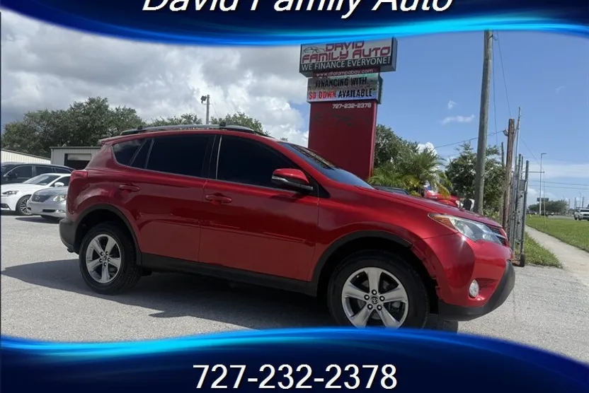 2015 Toyota RAV4 XLE photo 1
