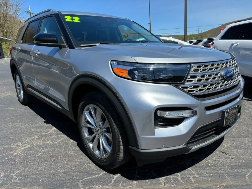 2022 Ford Explorer Limited photo 1