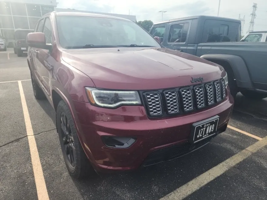 2021 Jeep Grand Cherokee Laredo X photo 1
