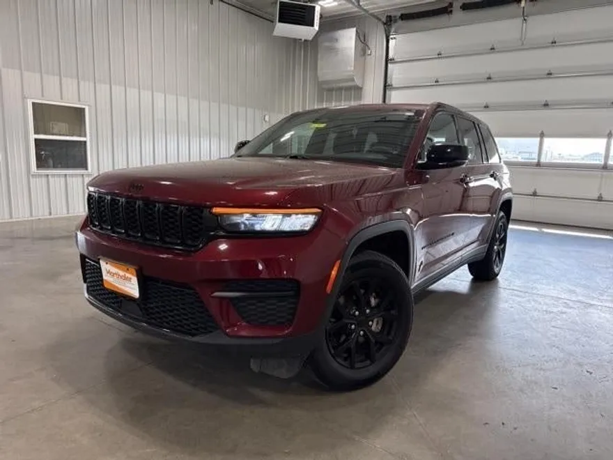 2024 Jeep Grand Cherokee Altitude photo 1