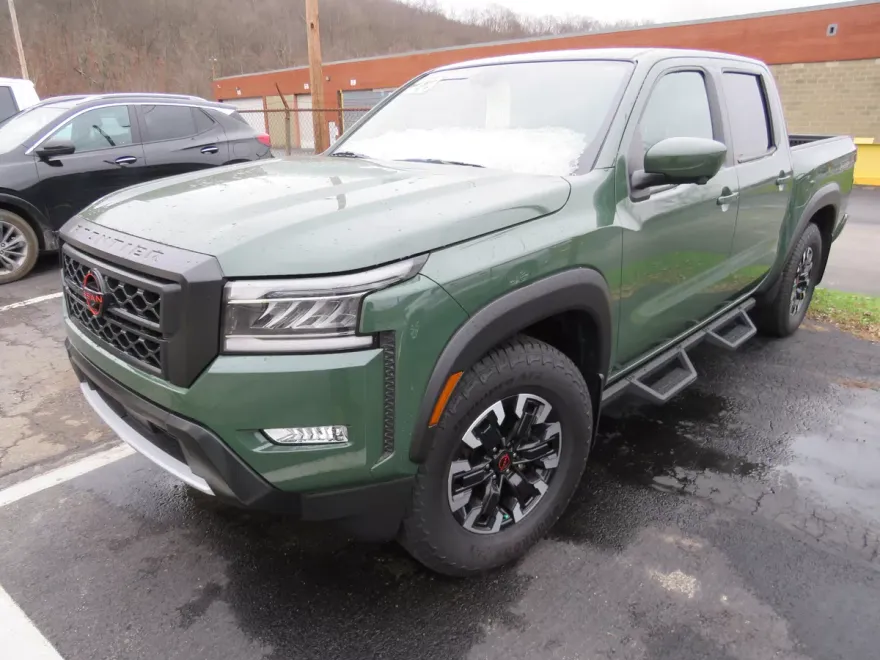 2023 Nissan Frontier PRO-X photo 1