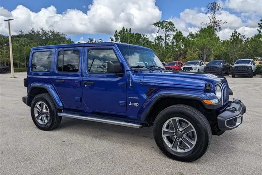 2020 Jeep Wrangler Unlimited Sahara photo 1