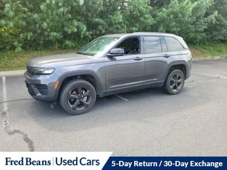 2023 Jeep Grand Cherokee Altitude photo 1