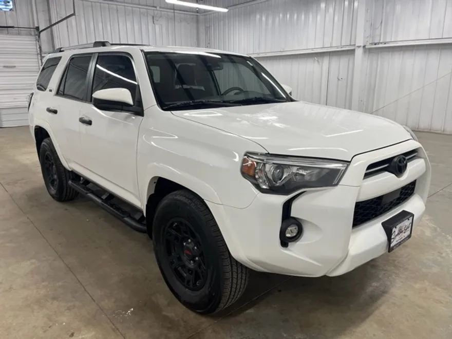 2021 Toyota 4Runner SR5 photo 1