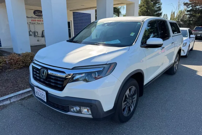 2017 Honda Ridgeline RTL-E photo 1