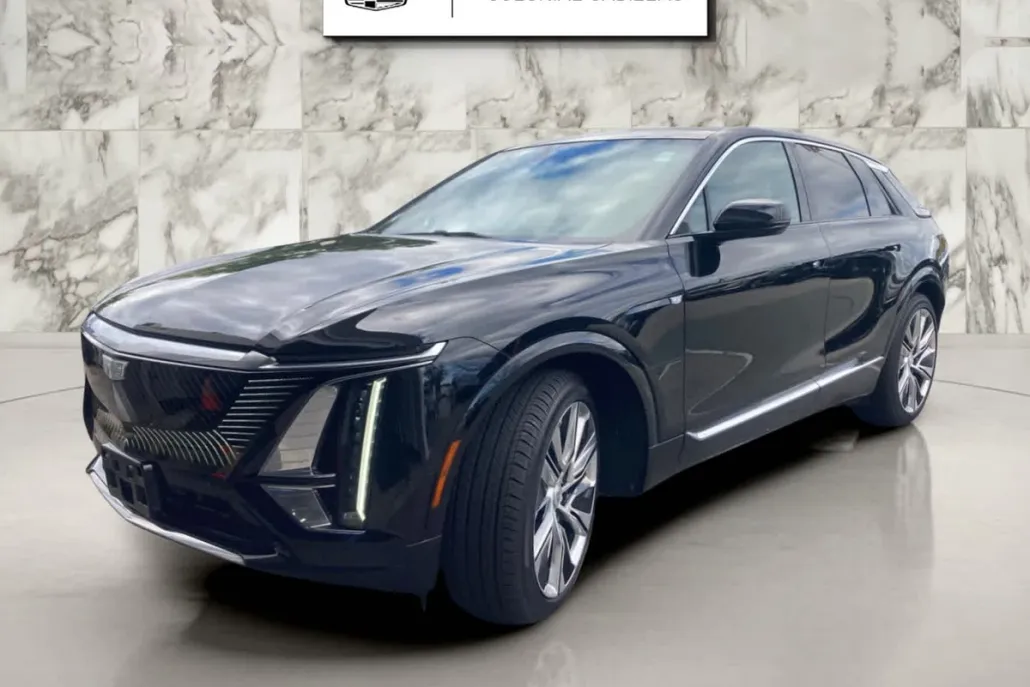 2024 Cadillac Lyriq Luxury photo 1