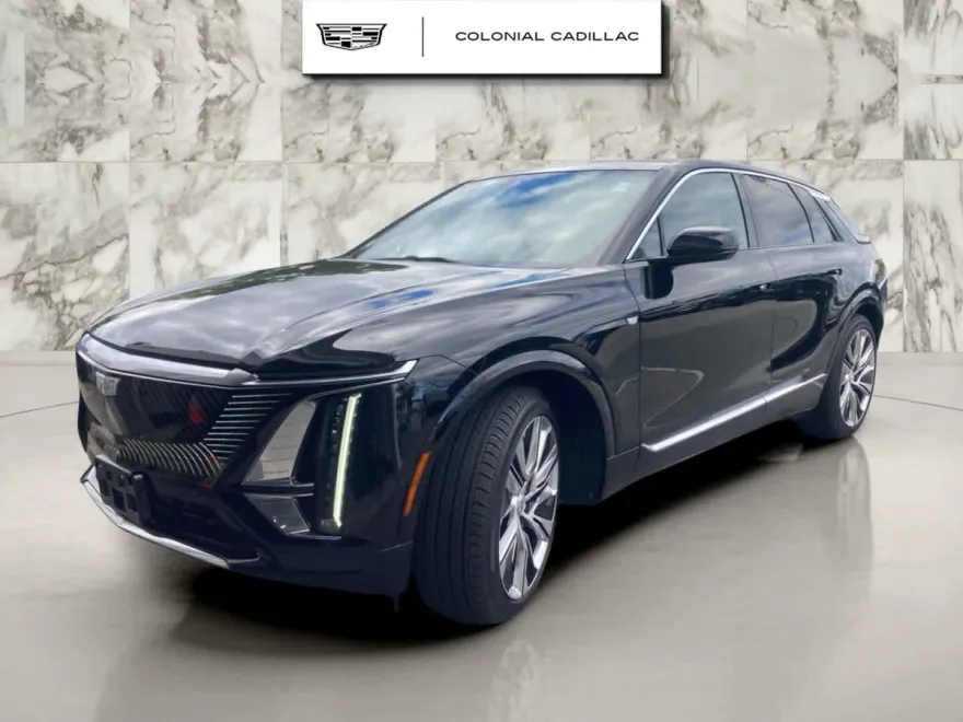 2024 Cadillac Lyriq Luxury photo 1
