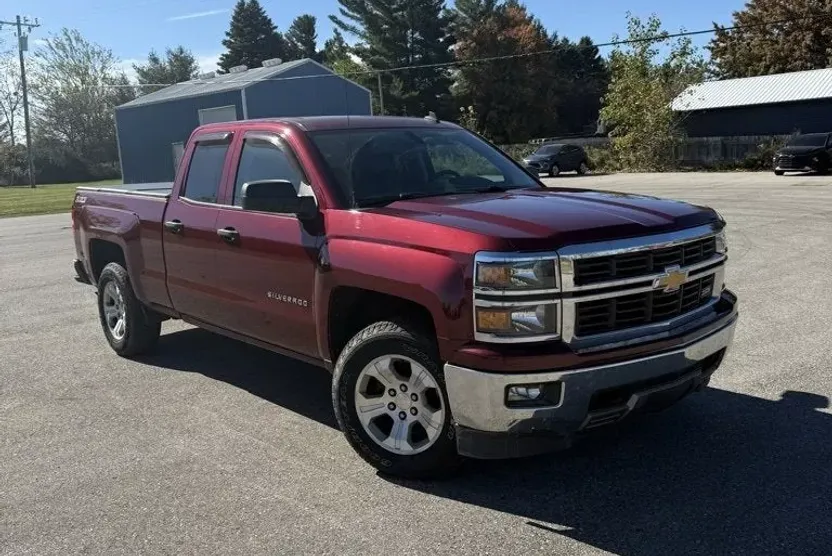 2014 Chevrolet Silverado 1500 LT photo 1