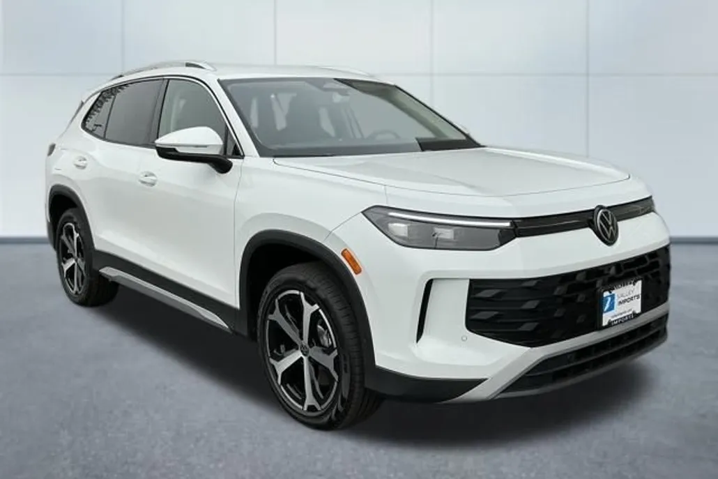 2025 Volkswagen Tiguan SE photo 1
