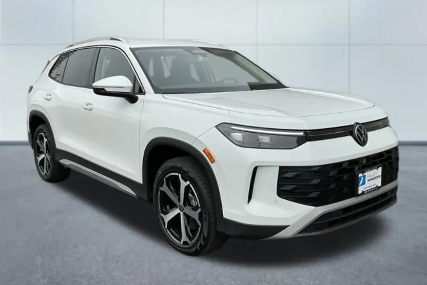 2025 Volkswagen Tiguan SE photo 1