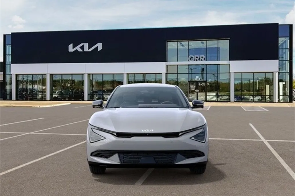 2025 Kia EV6 Wind photo 1