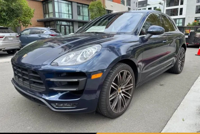 2015 Porsche Macan Turbo photo 1