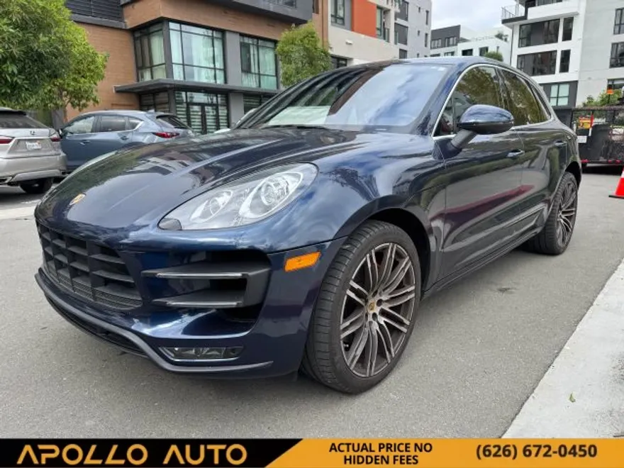 2015 Porsche Macan Turbo photo 1