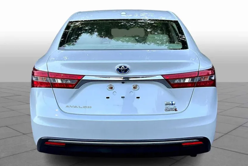 2018 Toyota Avalon Hybrid XLE Premium photo 1