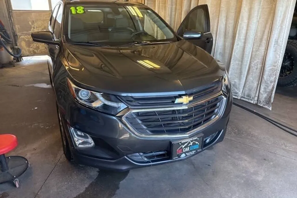 2018 Chevrolet Equinox LT photo 1