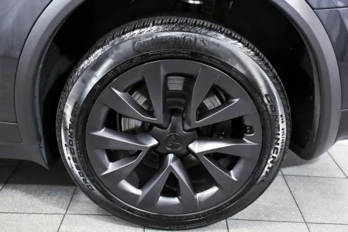 2024 Tesla Model X photo 3