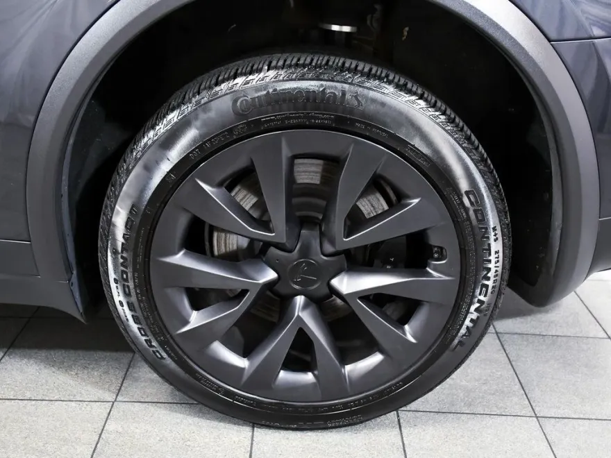 2024 Tesla Model X photo 3