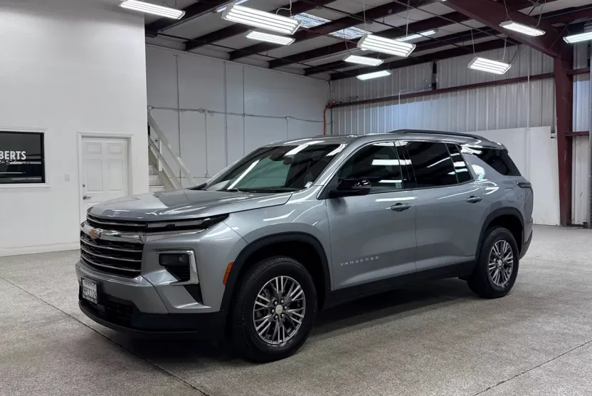 2025 Chevrolet Traverse photo 1