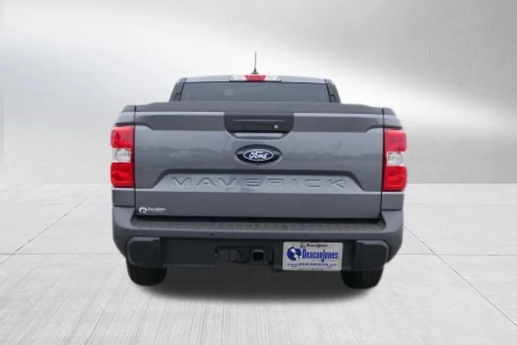 2025 Ford Maverick XLT photo 1