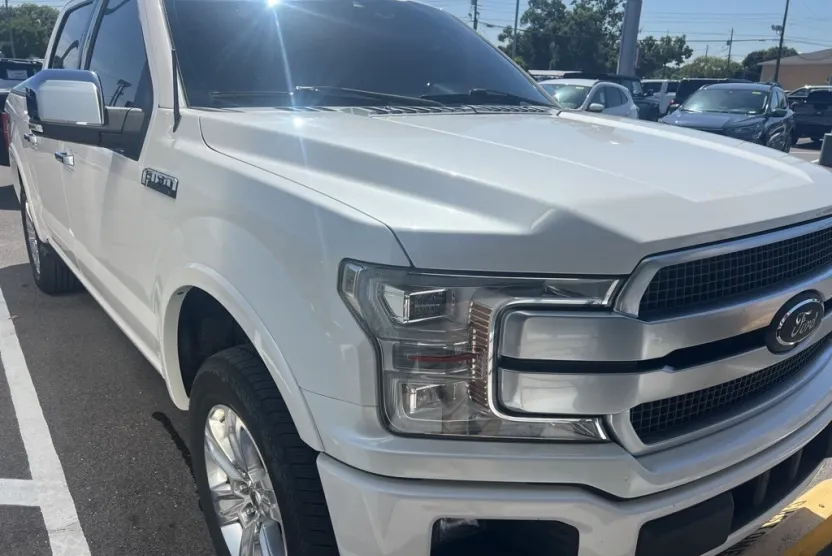 2018 Ford F-150 Platinum photo 1