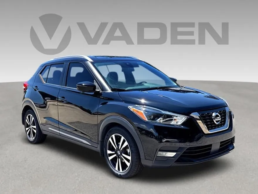2020 Nissan Kicks SR photo 1