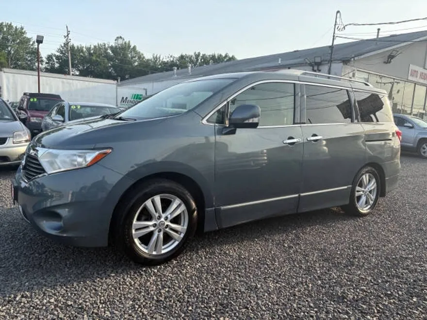 2013 Nissan Quest SL photo 1