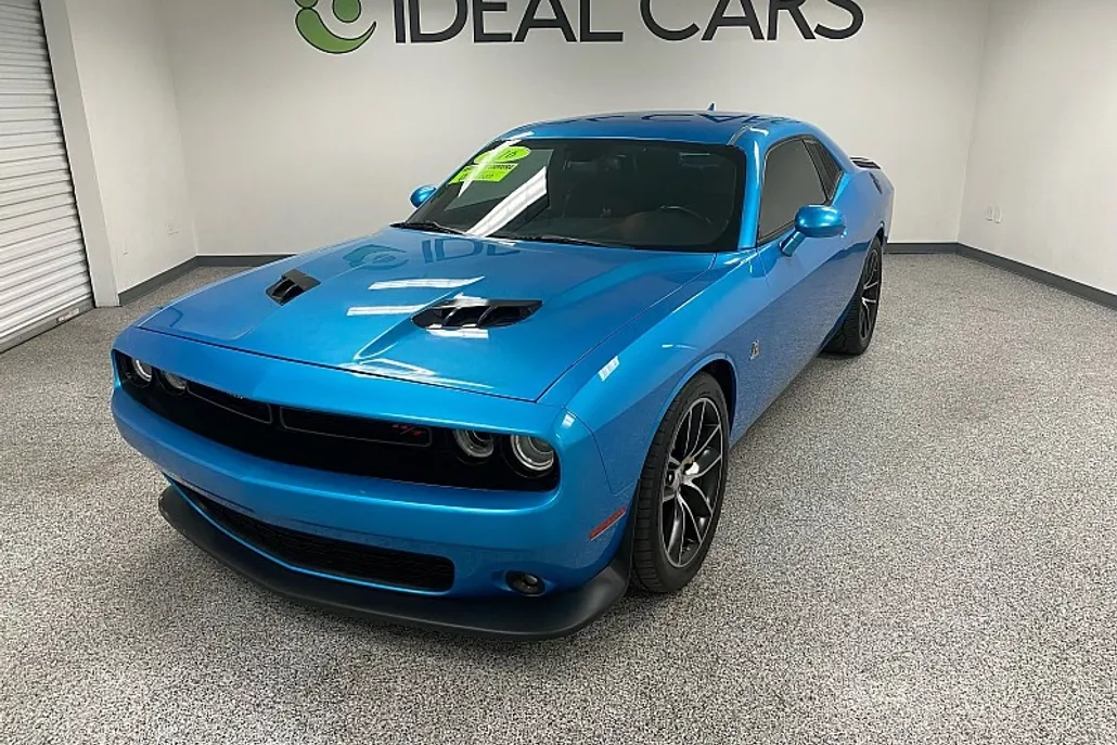 2016 Dodge Challenger R/T Scat Pack photo 1