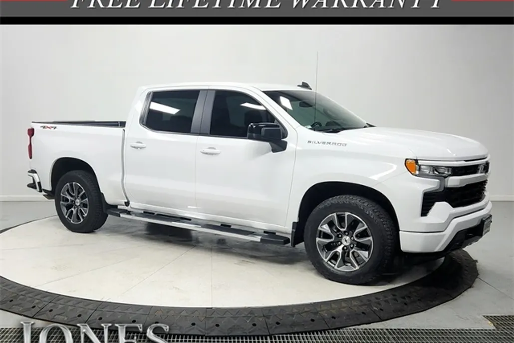2024 Chevrolet Silverado 1500 RST photo 1