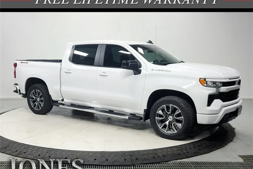 2024 Chevrolet Silverado 1500 RST photo 1