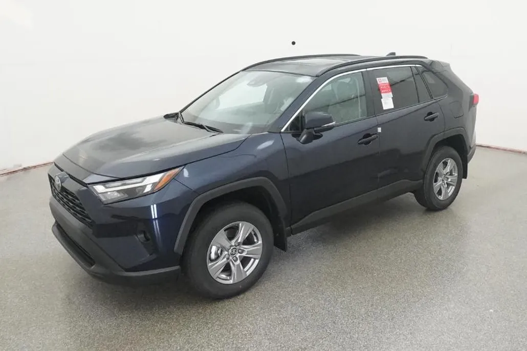 2025 Toyota RAV4 XLE photo 1