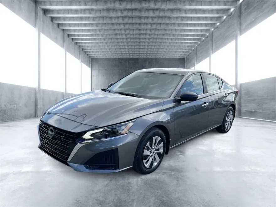 2025 Nissan Altima S photo 1