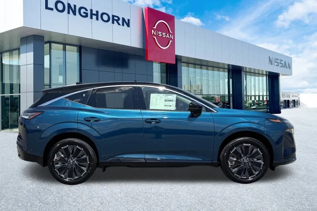 2025 Nissan Murano Platinum photo 1