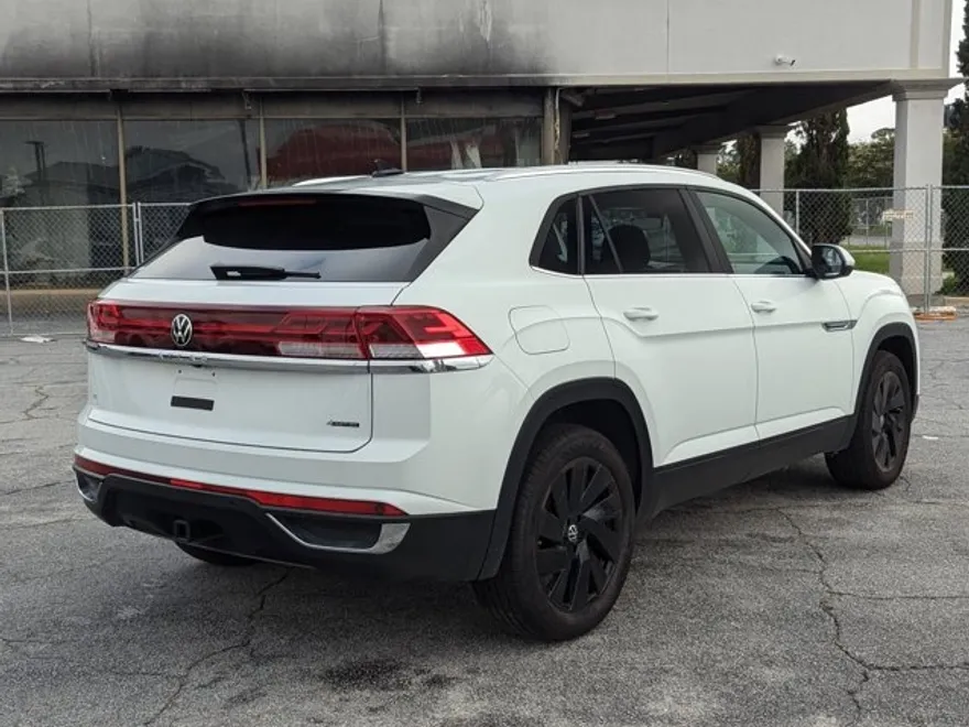 2025 Volkswagen Atlas Cross Sport SE Technology photo 1