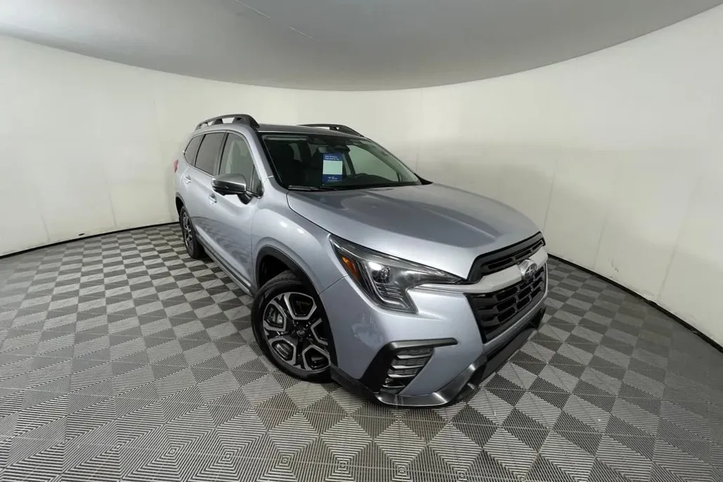2023 Subaru Ascent Limited photo 1