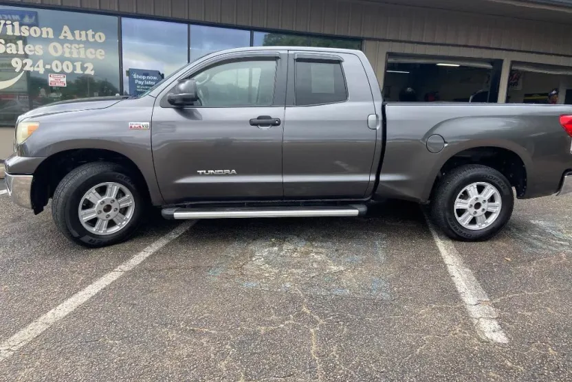 2011 Toyota Tundra Base photo 1