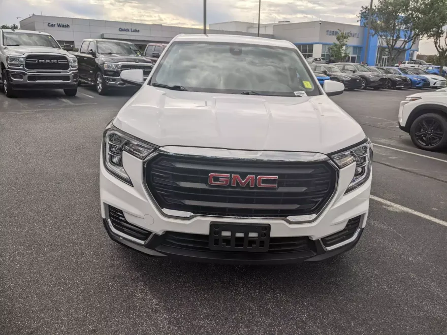 2024 Gmc Terrain SLE photo 1